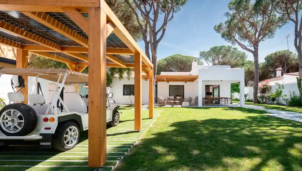Casa Autoconstruida: Transformación Sostenible en la Costa de Cádiz - arquitecto en málaga manuel navarro