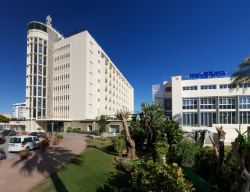 El Colegio de Arquitectos de Málaga Reconoce al Hotel Pez Espada como Referente de la Arquitectura Moderna